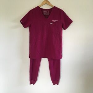 FIGS Sz S Scrub Set Technical Collection Catarina top & Zamora Pants Magenta